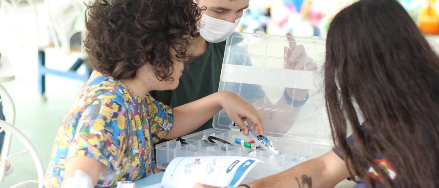 Robótica Divertida: Construindo Sonhos e Conexões no Hospital Infantil Joana de Gusmão