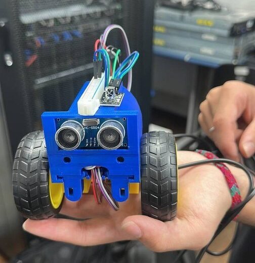 Kit de Robótica Educacional de Baixo Custo para Jovens em Vulnerabilidade Social