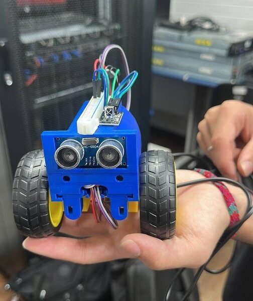Kit de Robótica Educacional de Baixo Custo para Jovens em Vulnerabilidade Social