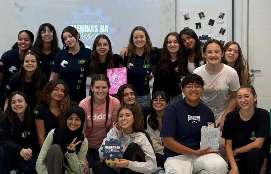 Meninas na Robótica: Oficinas para Incluir Garotas em Tecnologia e Engenharia
